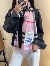 China Replica Burberry Scarf 50usd Only